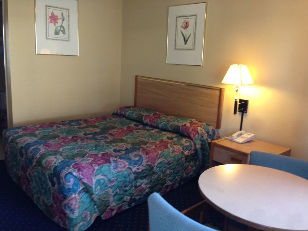 Travelodge By Wyndham Tacoma Near Mcchord Afb Exteriör bild
